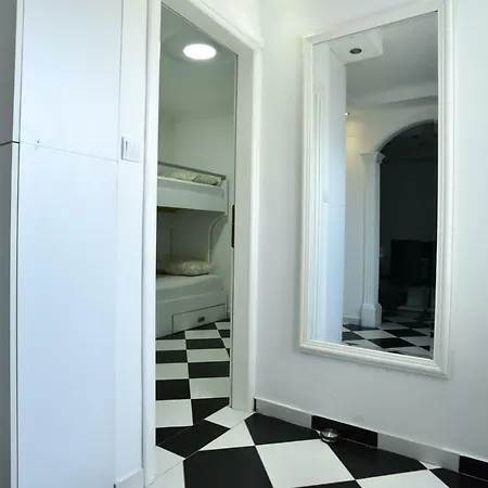 Διαμέρισμα Modern Black&white