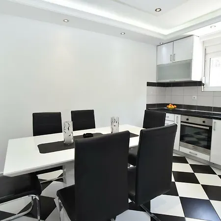 Apartament Modern Black&white *